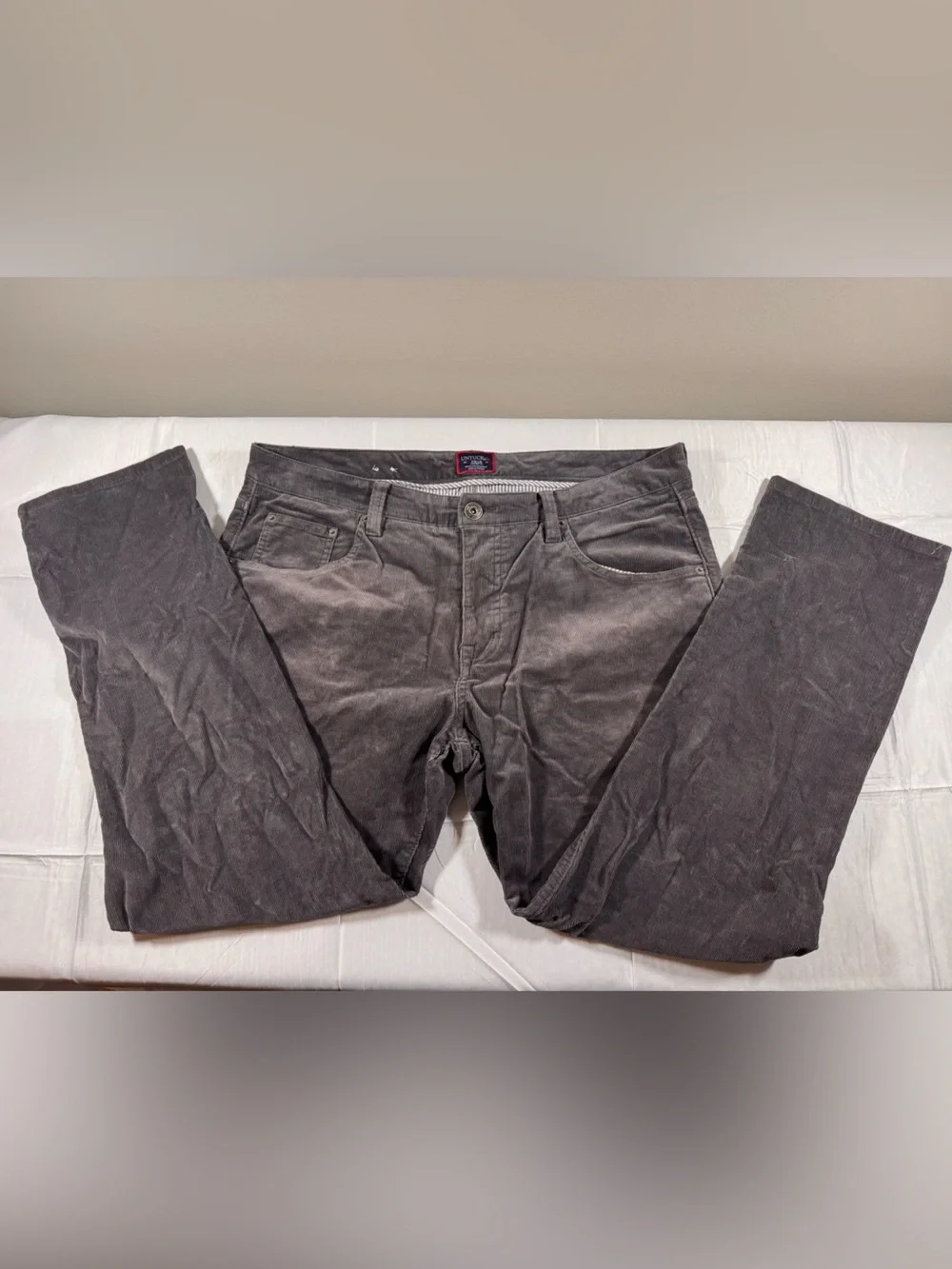 Untuckit Men's Gray 98% Cotton Corduroy Look Pants